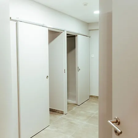 Hostel Arca Nova - *